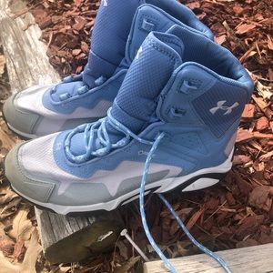 Women Under Armour hiking boots size 7.5